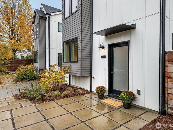 225 24th Avenue, Seattle WA 98122