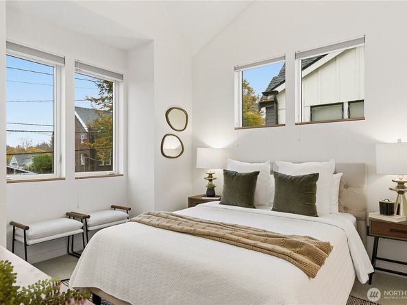 225 24th Avenue, Seattle WA 98122