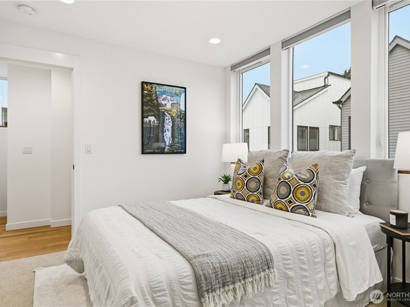 225 24th Avenue, Seattle WA 98122