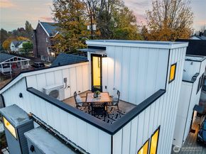 225 24th Avenue, Seattle WA 98122