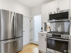 225 24th Avenue, Seattle WA 98122