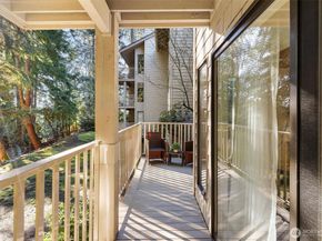 3905 108th Avenue NE B102, Bellevue WA 98004
