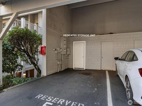 3905 108th Avenue NE B102, Bellevue WA 98004