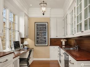 2001 Broadmoor Drive E, Seattle WA 98112