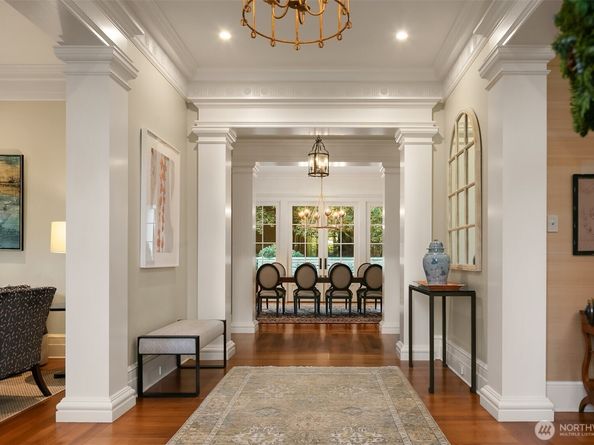 2001 Broadmoor Drive E, Seattle WA 98112