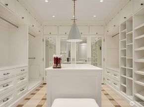 2001 Broadmoor Drive E, Seattle WA 98112