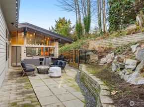 15109 SE 53rd Place, Bellevue WA 98006