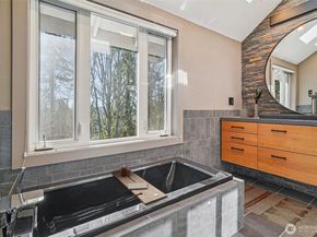 16430 266th Avenue SE, Issaquah WA 98027