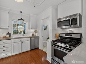 8859 20th Avenue SW, Seattle WA 98106