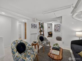 8859 20th Avenue SW, Seattle WA 98106