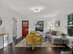 8859 20th Avenue SW, Seattle WA 98106