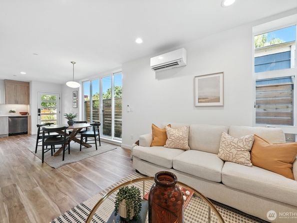 9020 13th Avenue NW C, Seattle WA 98117