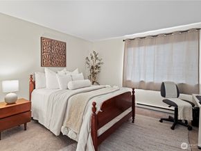 16817 Larch Way E103, Lynnwood WA 98037