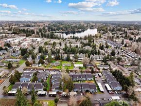 16817 Larch Way E103, Lynnwood WA 98037