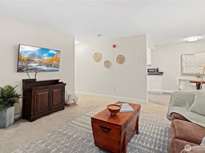 16817 Larch Way E103, Lynnwood WA 98037