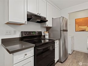 16817 Larch Way E103, Lynnwood WA 98037