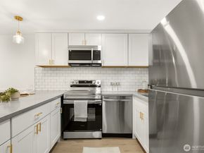 14527 NE 40th Street G104, Bellevue WA 98007