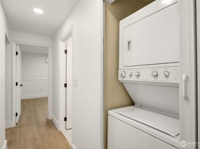 14527 NE 40th Street G104, Bellevue WA 98007