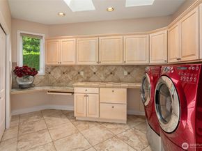 21315 SE 11th Street, Sammamish WA 98075