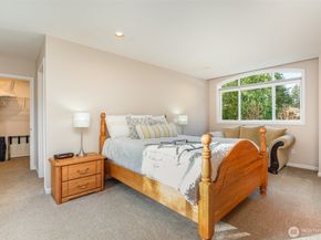 21315 SE 11th Street, Sammamish WA 98075