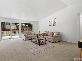 3022 254th Avenue SE, Sammamish WA 98075