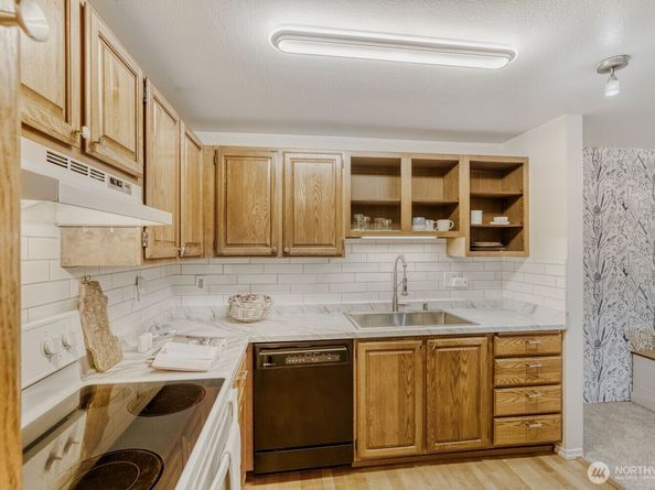 3501 SW Holden Street 303, Seattle WA 98126