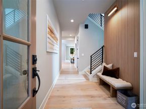 12812 NE 65th Lane, Kirkland WA 98033