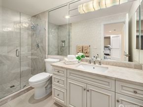 6363 Lake Washington Boulevard NE 203, Kirkland WA 98033