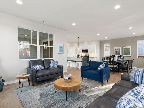 9702 5th Lane SW 9, Seattle WA 98106