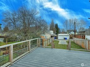 2405 Rockefeller Ave, Everett WA 98201