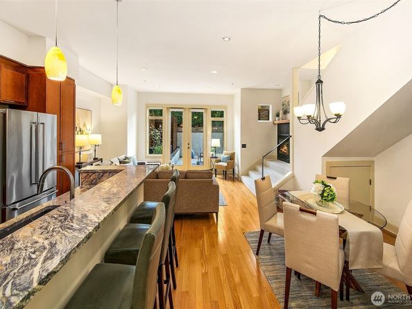 61 Pine Street 203, Edmonds WA 98020