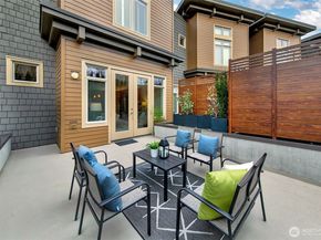 61 Pine Street 203, Edmonds WA 98020