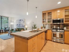 2716 Elliot Avenue 301, Seattle WA 98121