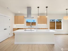 910 S 138th Street A, Burien WA 98168