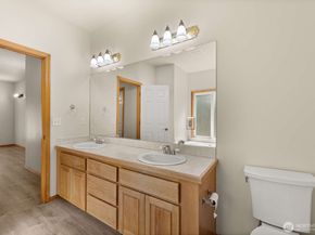 9926 SW 184th Way, Vashon WA 98070