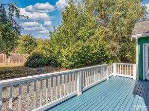 9926 SW 184th Way, Vashon WA 98070