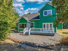 9926 SW 184th Way, Vashon WA 98070