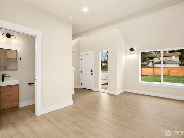 11916 4th Avenue SW, Burien WA 98168