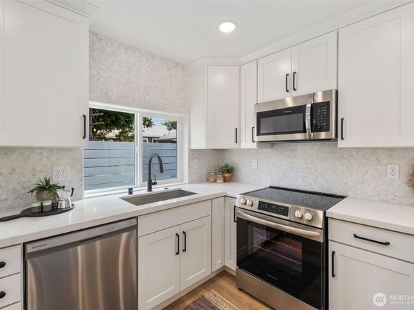 820 A S Sullivan Street, Seattle WA 98108