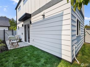 820 A S Sullivan Street, Seattle WA 98108