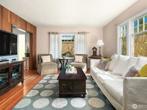 19011 176th Avenue NE, Woodinville WA 98072