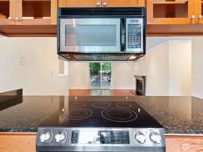 14010 NE 181st Place C102, Woodinville WA 98072