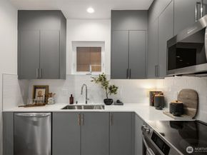 1827 14th Avenue B, Seattle WA 98122