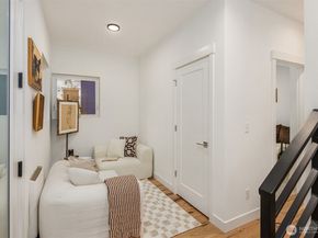 1827 14th Avenue B, Seattle WA 98122