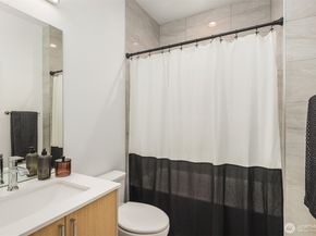 1827 14th Avenue B, Seattle WA 98122