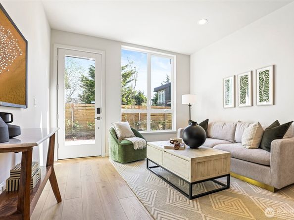 9752 B Holman Road NW, Seattle WA 98117