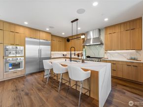 10204 NE 43rd Street, Kirkland WA 98033