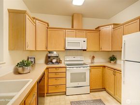 19412 48th Avenue W 209, Lynnwood WA 98036