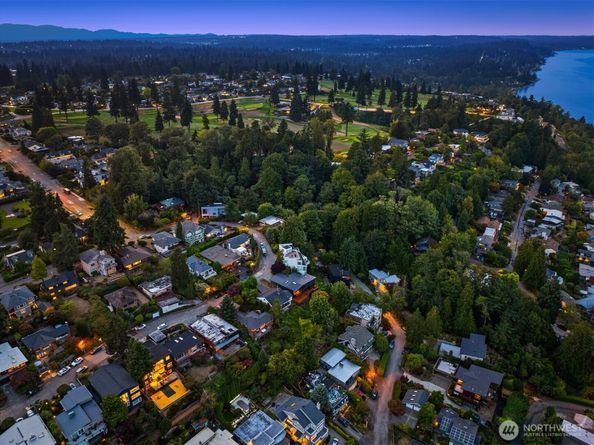 7352 56th Avenue NE, Seattle WA 98115