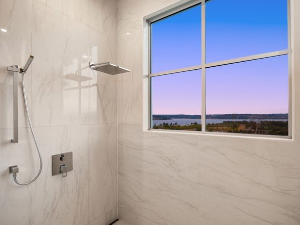 7352 56th Avenue NE, Seattle WA 98115